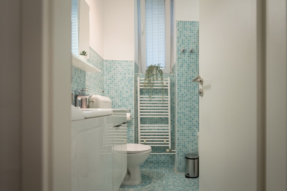like-home-zagreb_bathroom.jpg